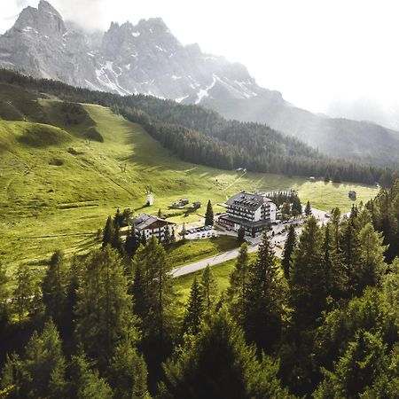 Hotel Kreuzberg Monte Croce Sexten Esterno foto