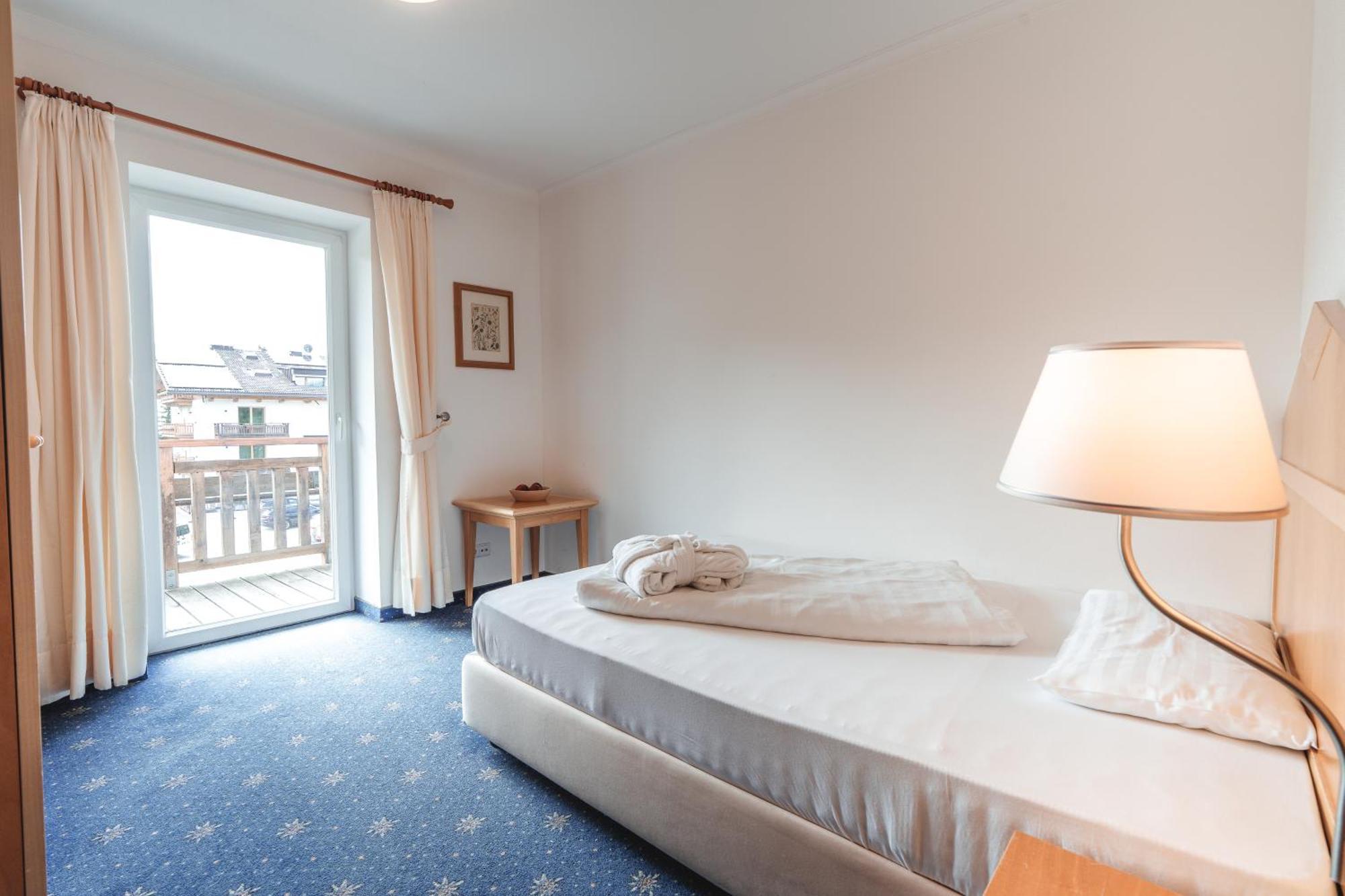 Hotel Kreuzberg Monte Croce Sexten Esterno foto