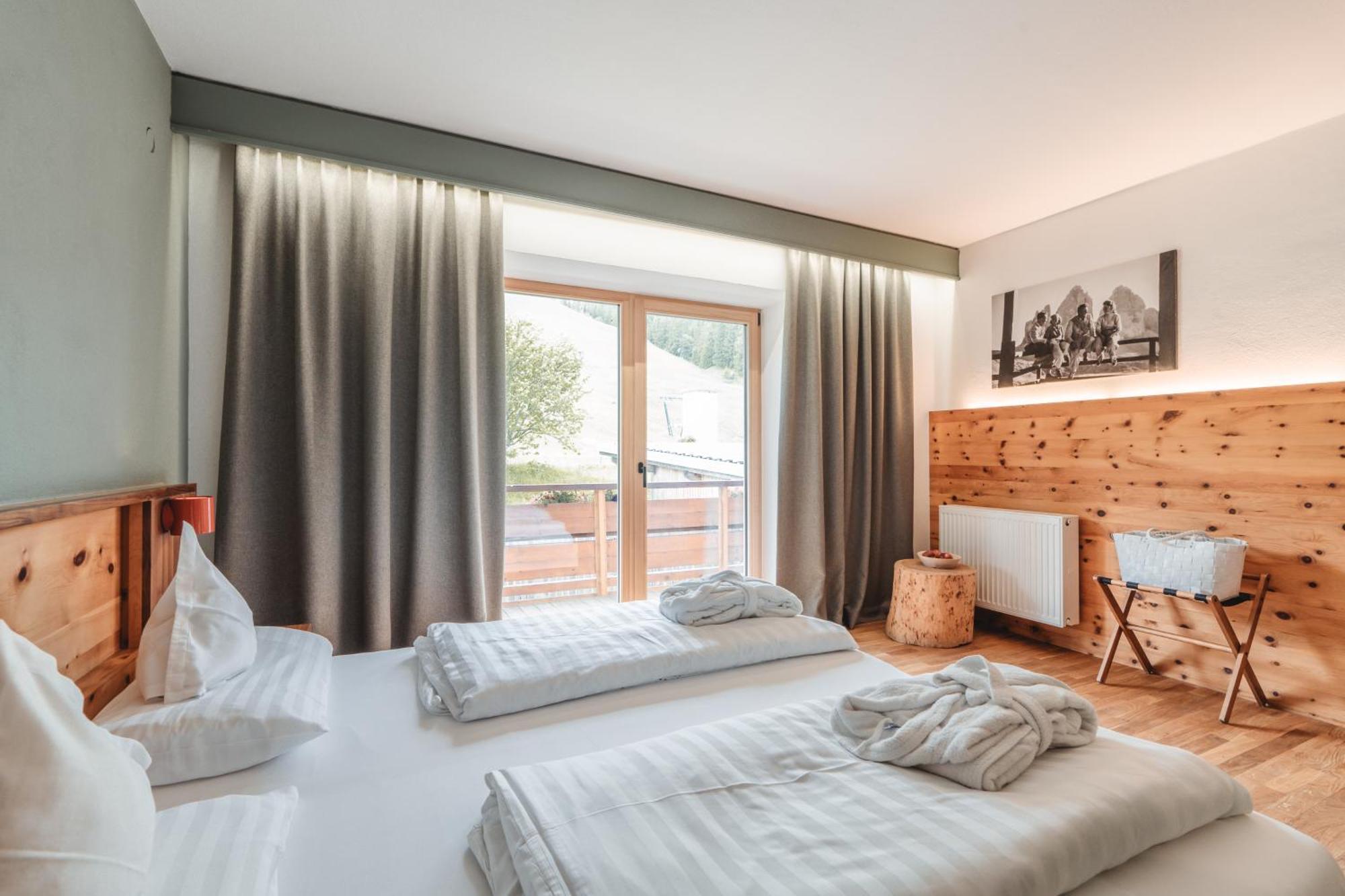 Hotel Kreuzberg Monte Croce Sexten Esterno foto