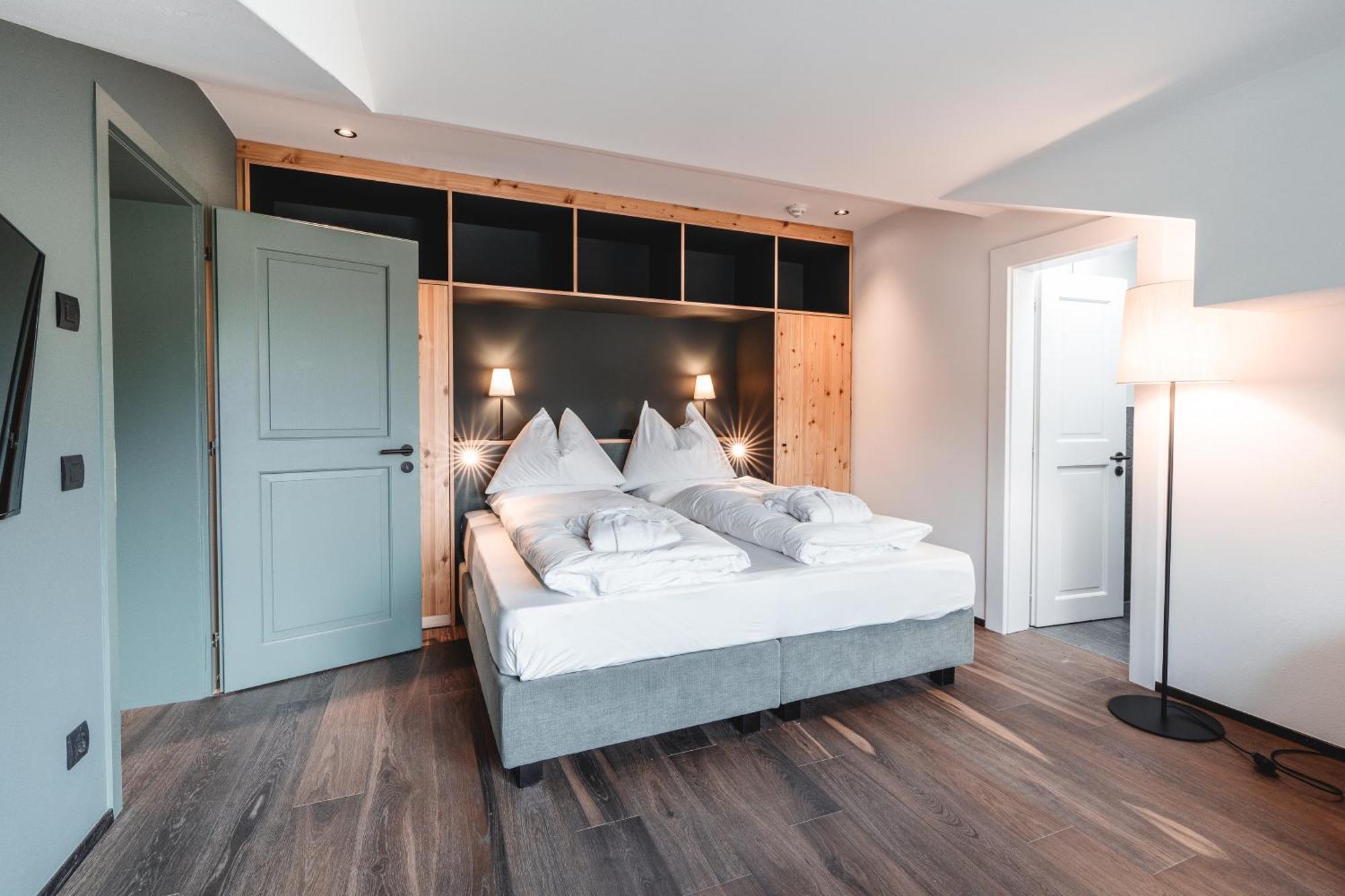 Hotel Kreuzberg Monte Croce Sexten Esterno foto