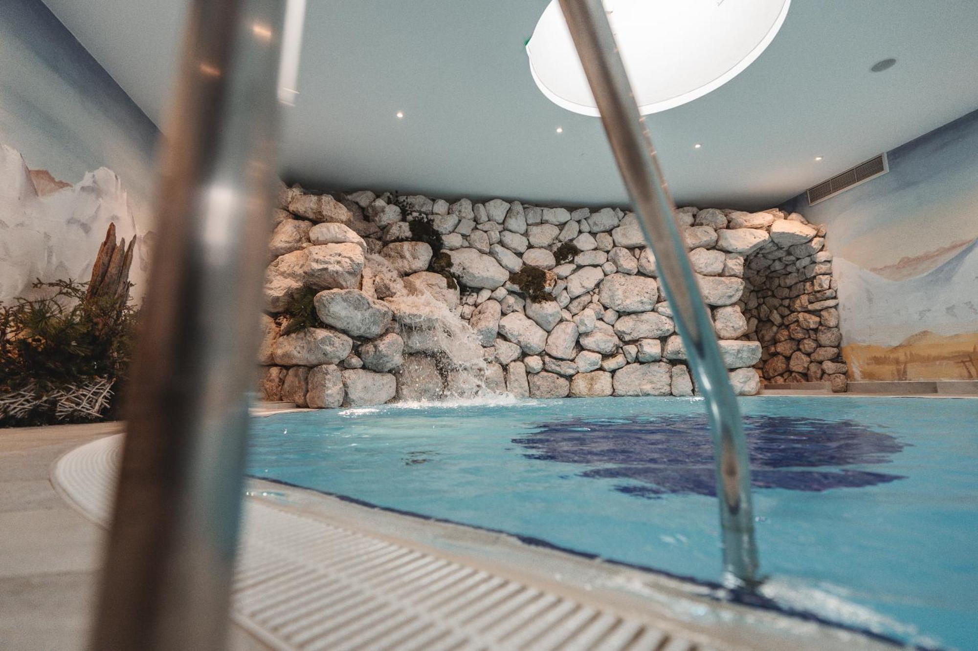 Hotel Kreuzberg Monte Croce Sexten Esterno foto