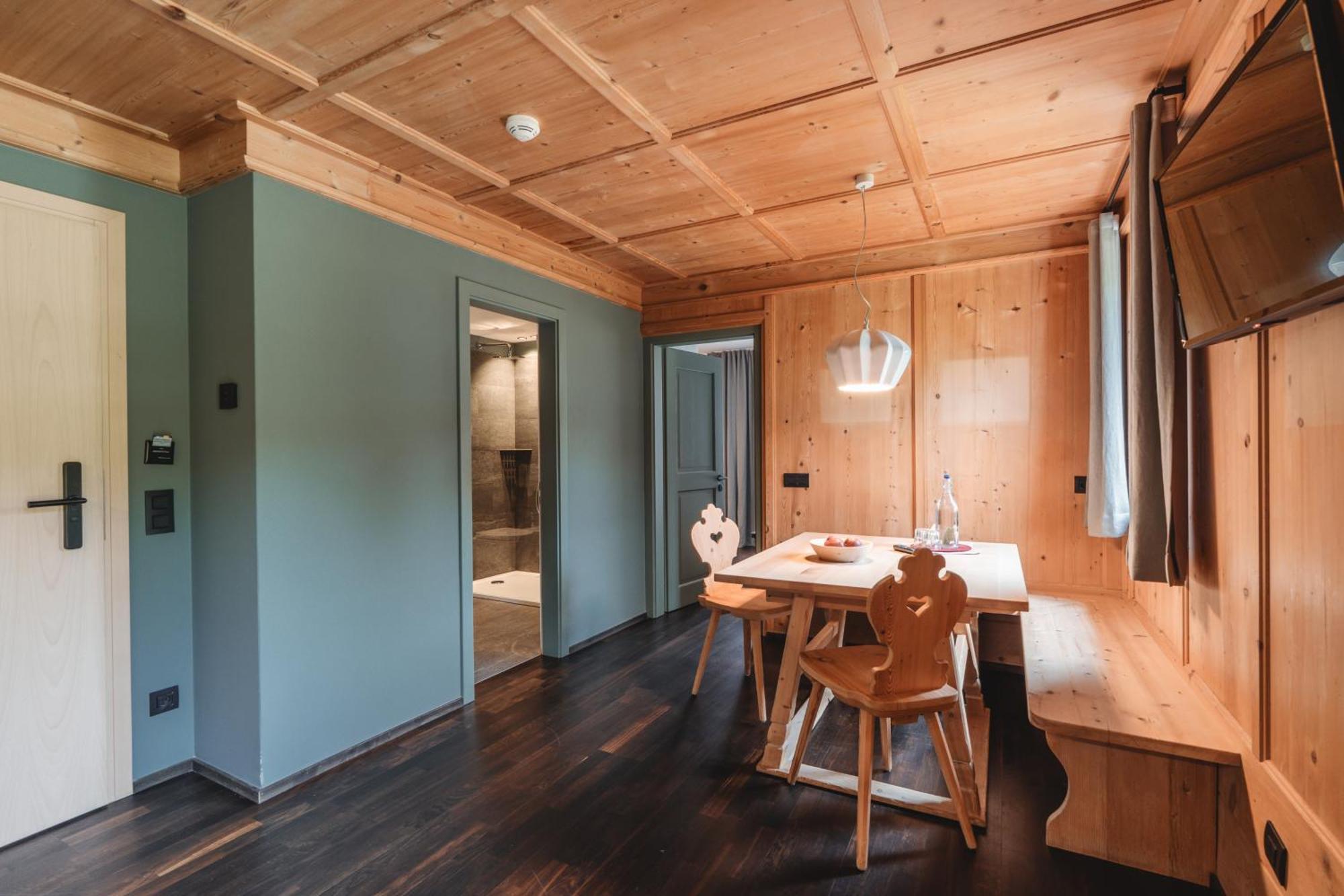 Hotel Kreuzberg Monte Croce Sexten Esterno foto