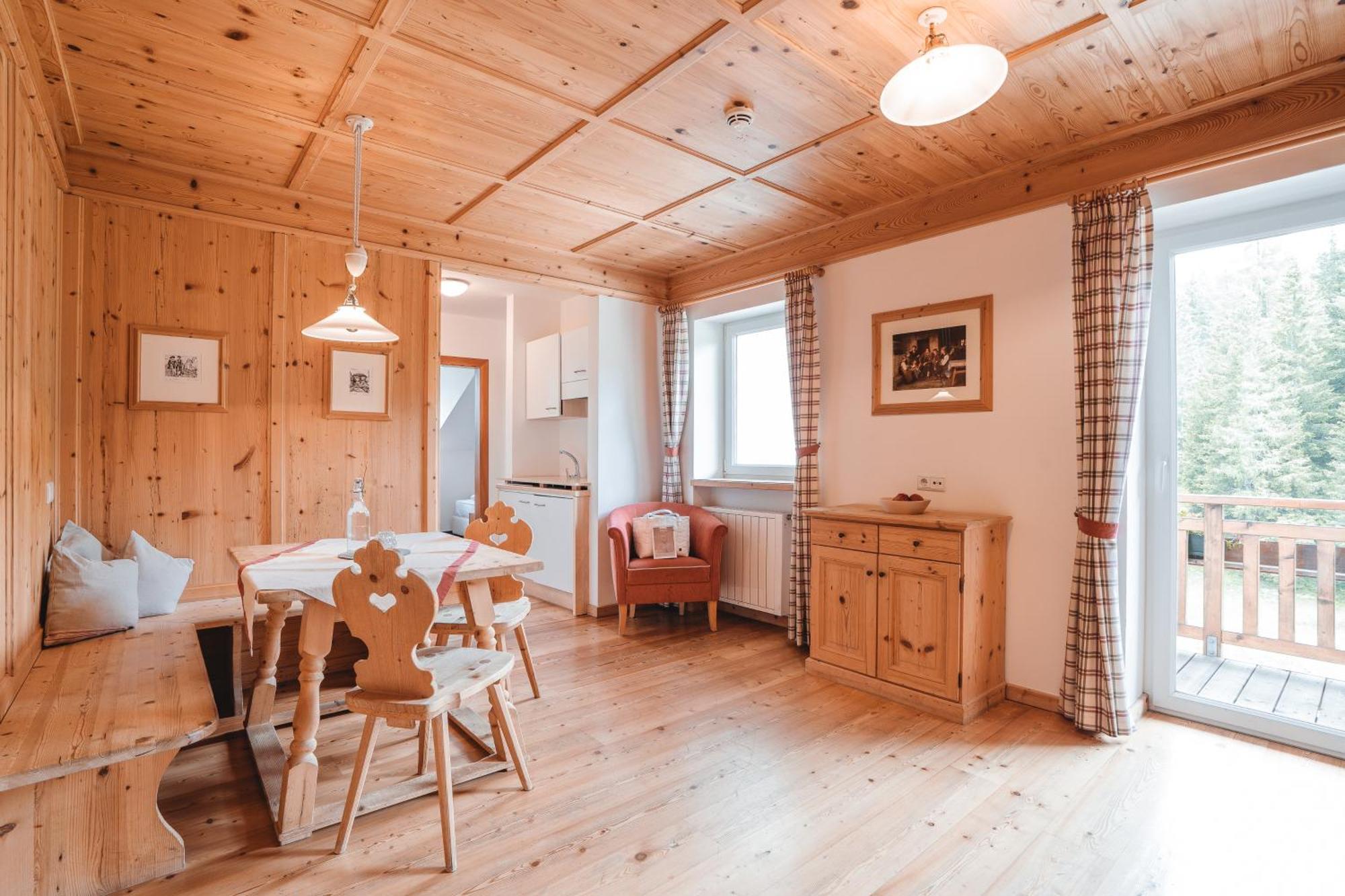 Hotel Kreuzberg Monte Croce Sexten Esterno foto